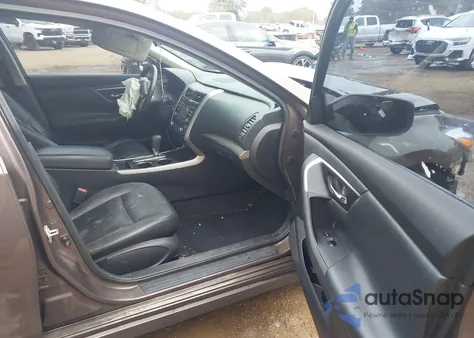 2015 Nissan Altima 2.5 Sv z USA, uszkodzony, nr VIN 1N4AL3AP5FC160171